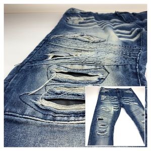 Road Narrows Distressed Size 38x31 - A20